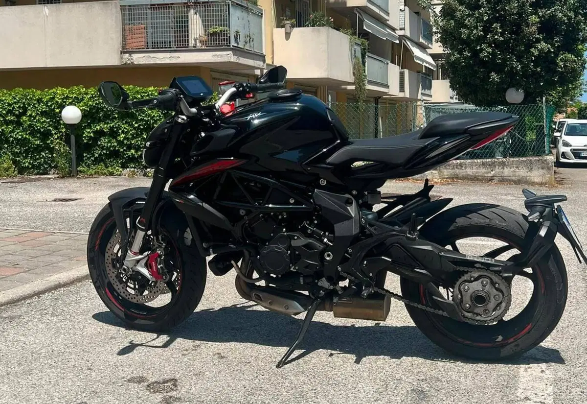 MV Agusta Brutale 800 R (2023 - 25) (8)
