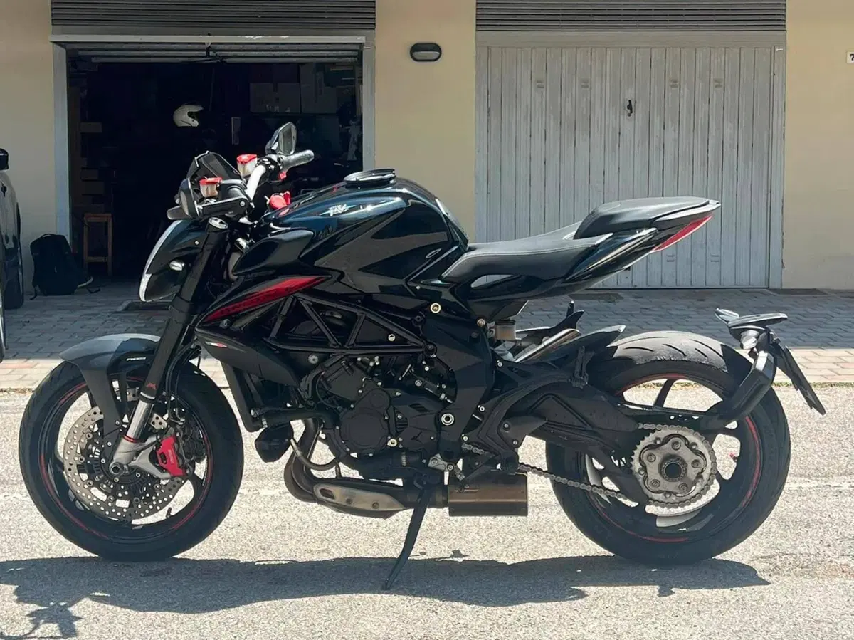 MV Agusta Brutale 800 R (2023 - 25) (9)