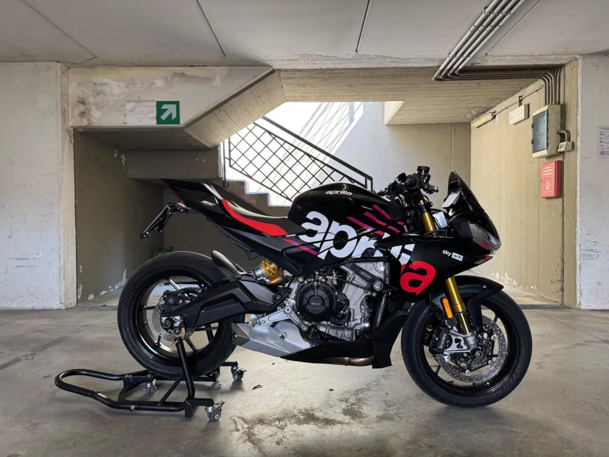 Aprilia Tuono 660 Factory (2025 - 26)