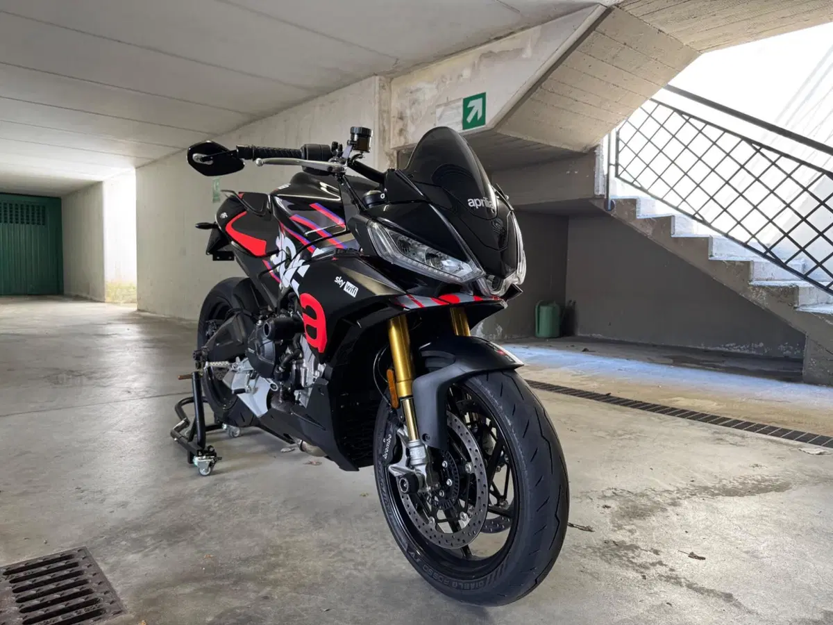 Aprilia Tuono 660 Factory (2025 - 26) (3)