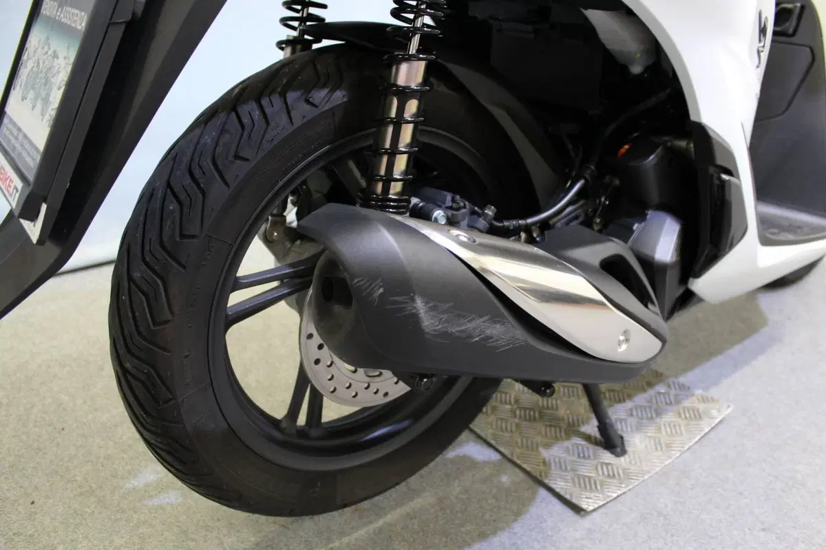 Honda SH 150i Sport (2024 - 25) (6)