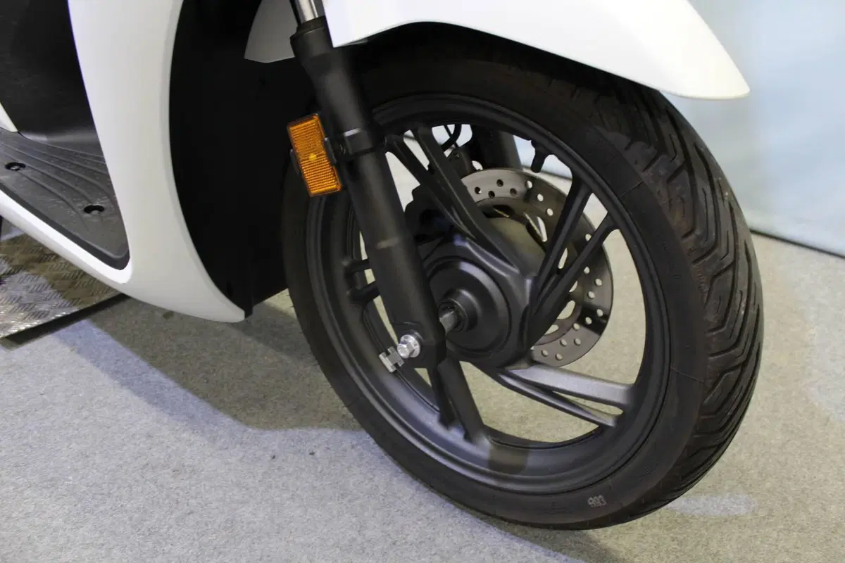 Honda SH 150i Sport (2024 - 25) (8)