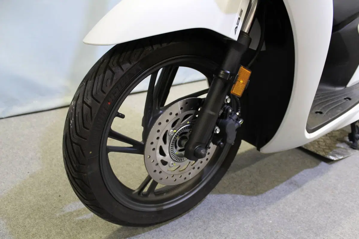 Honda SH 150i Sport (2024 - 25) (15)