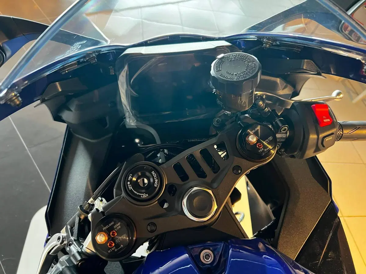 Yamaha YZF R9 (2025 - 26) (3)