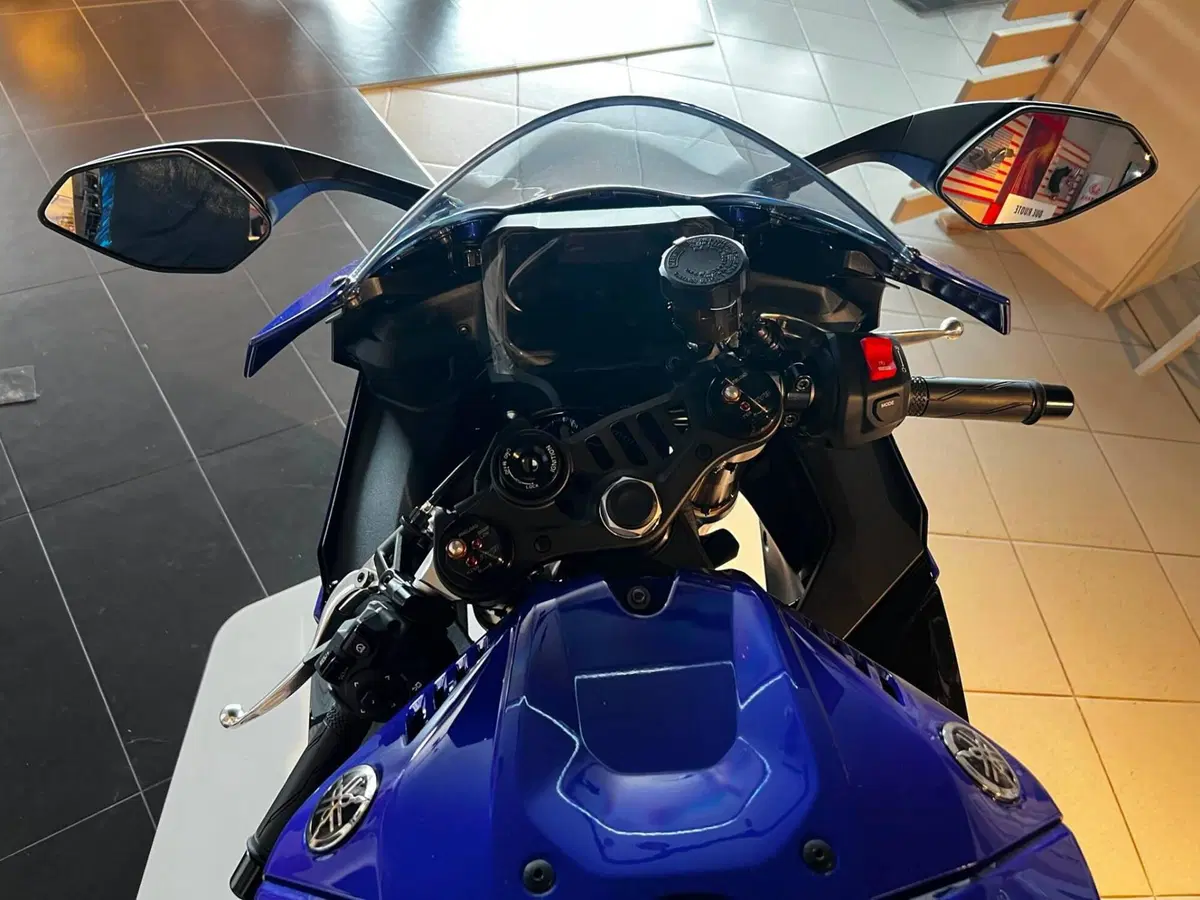 Yamaha YZF R9 (2025 - 26) (4)