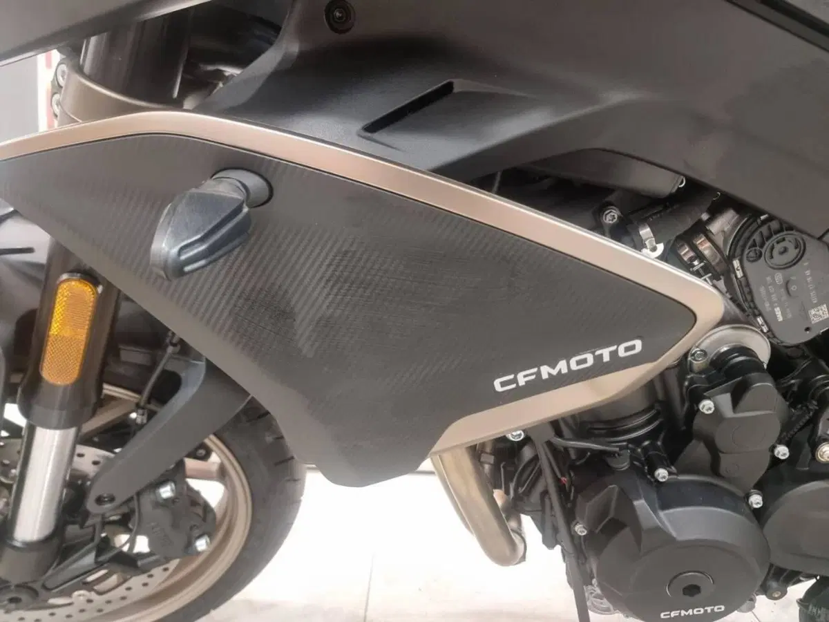 CFMOTO 800NK Sport (2023 - 26) (5)