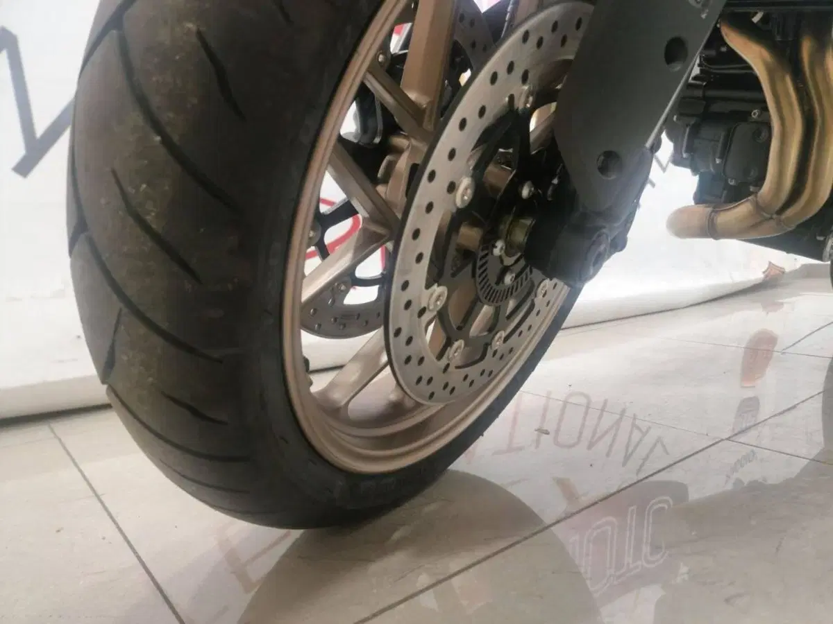 CFMOTO 800NK Sport (2023 - 26) (10)