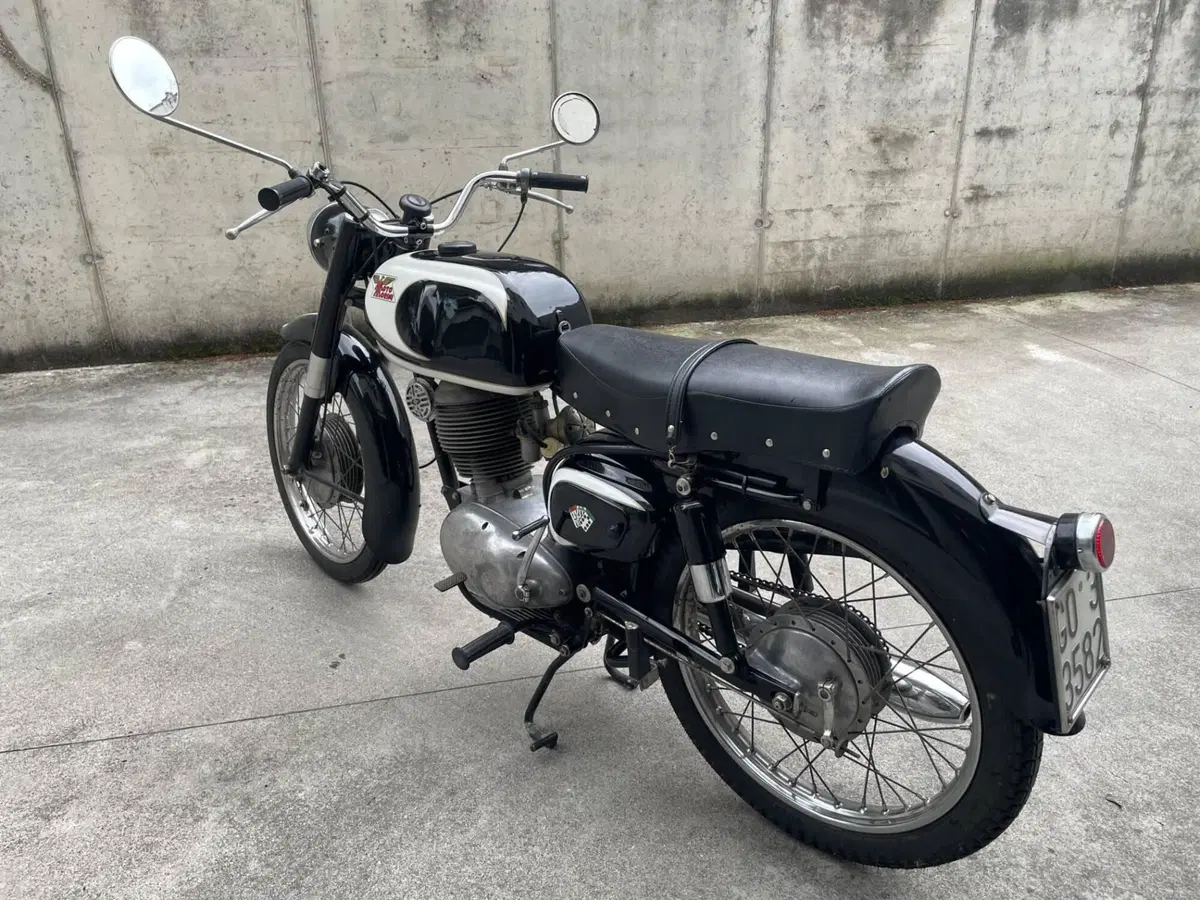Moto Morini Tresette 175 (5)