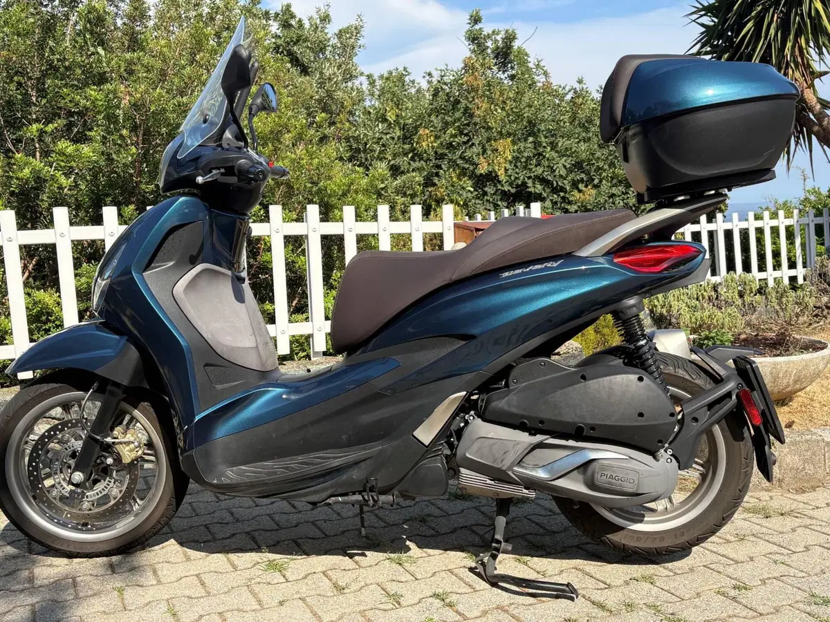 Piaggio Beverly 300 Hpe (2021)