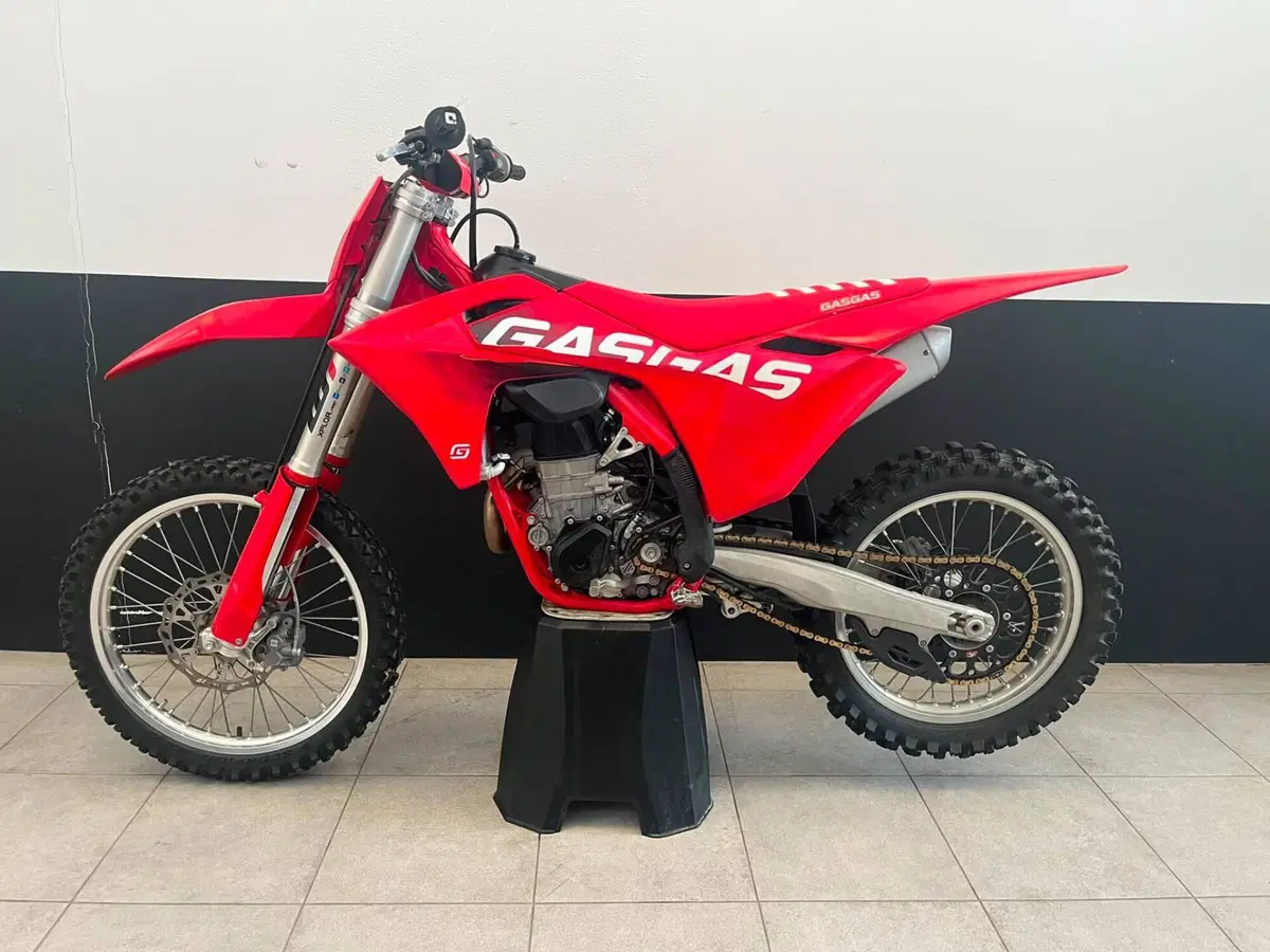 GASGAS MC 450 F (2024) (2)