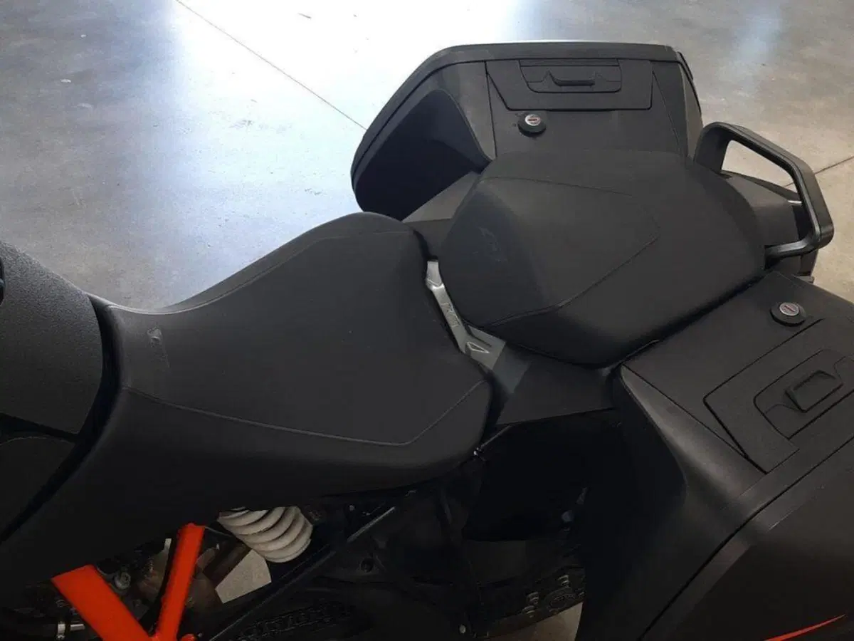 KTM 1290 Super Duke R (2020) (5)