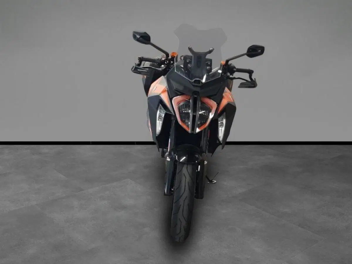 KTM 1290 Super Duke R (2020) (3)