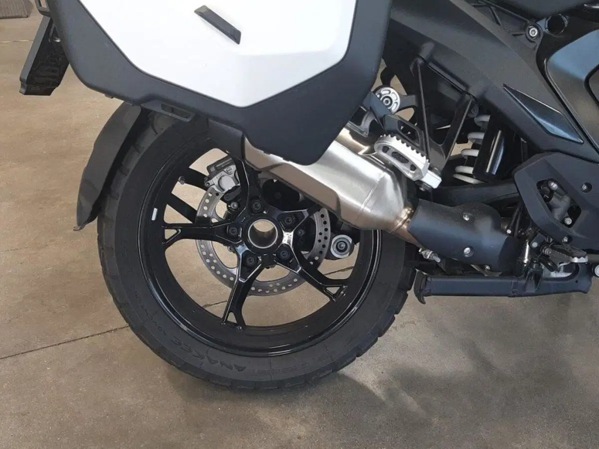 Bmw R 1300 GS Triple Black (2023 - 26) (9)