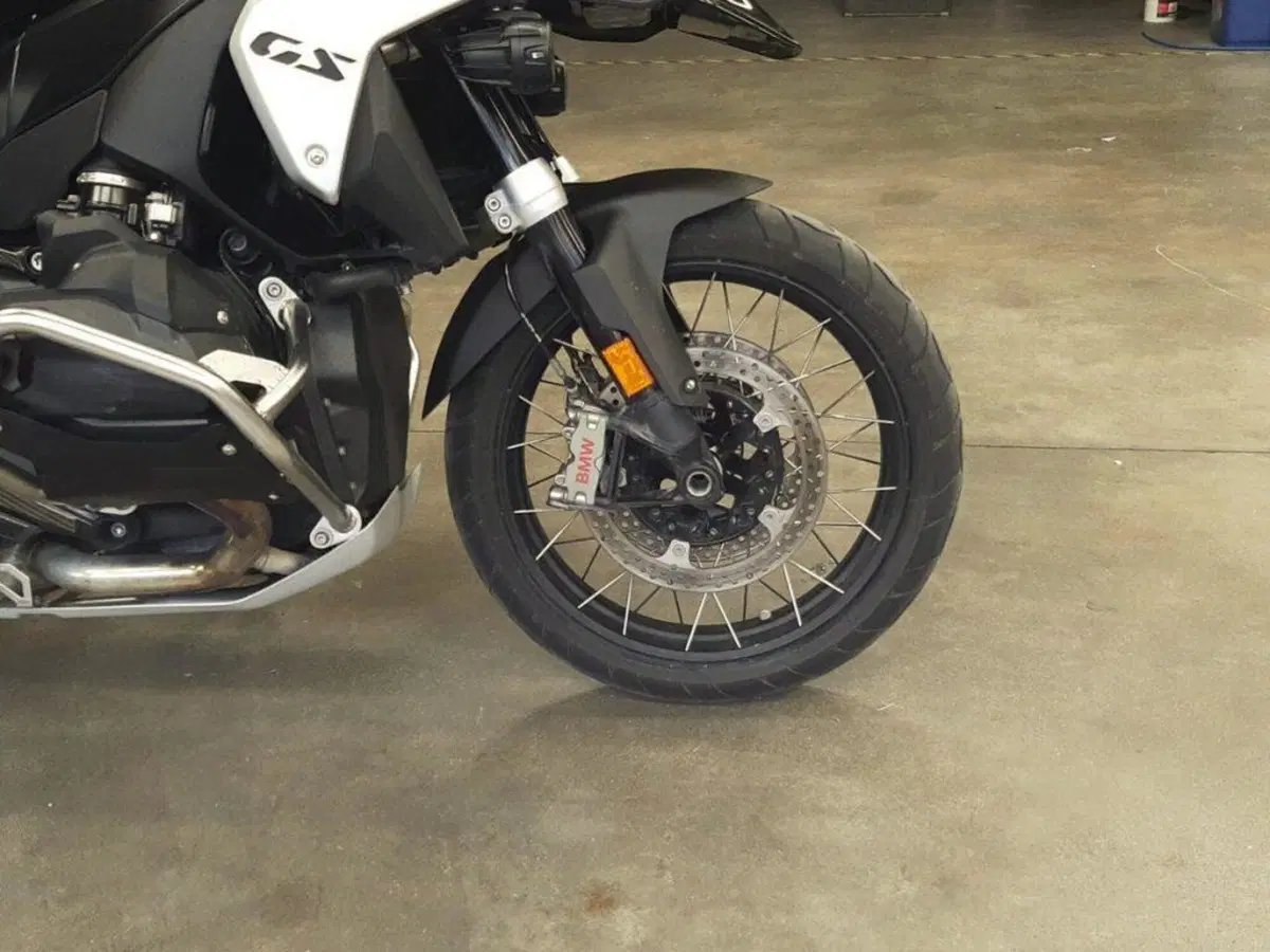 Bmw R 1300 GS Triple Black (2023 - 26) (8)