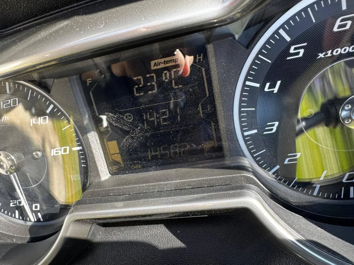 Yamaha X-Max 300 Tech Max (2021 - 24) (10)