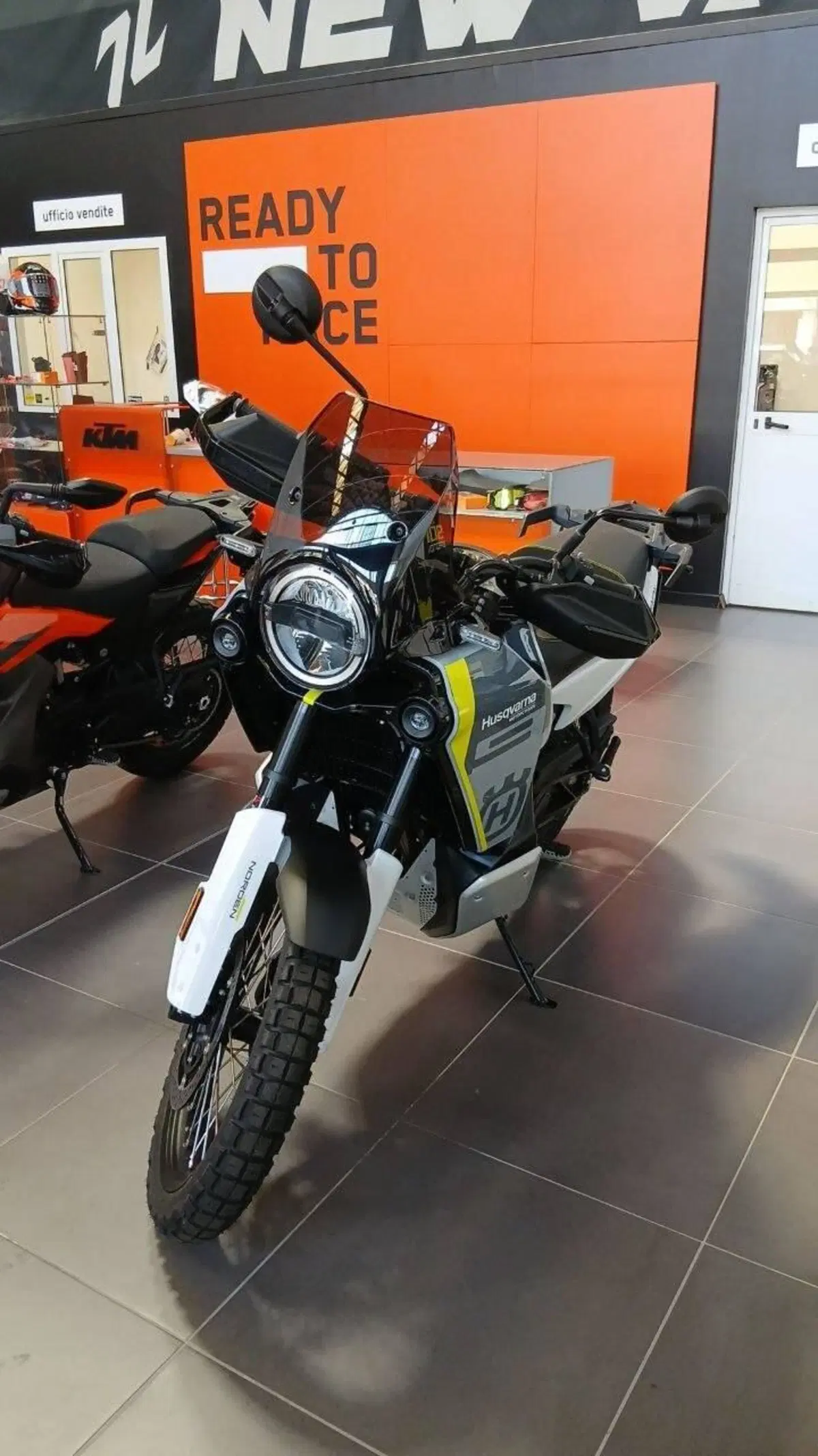 Husqvarna Norden 901 (2022 - 26)