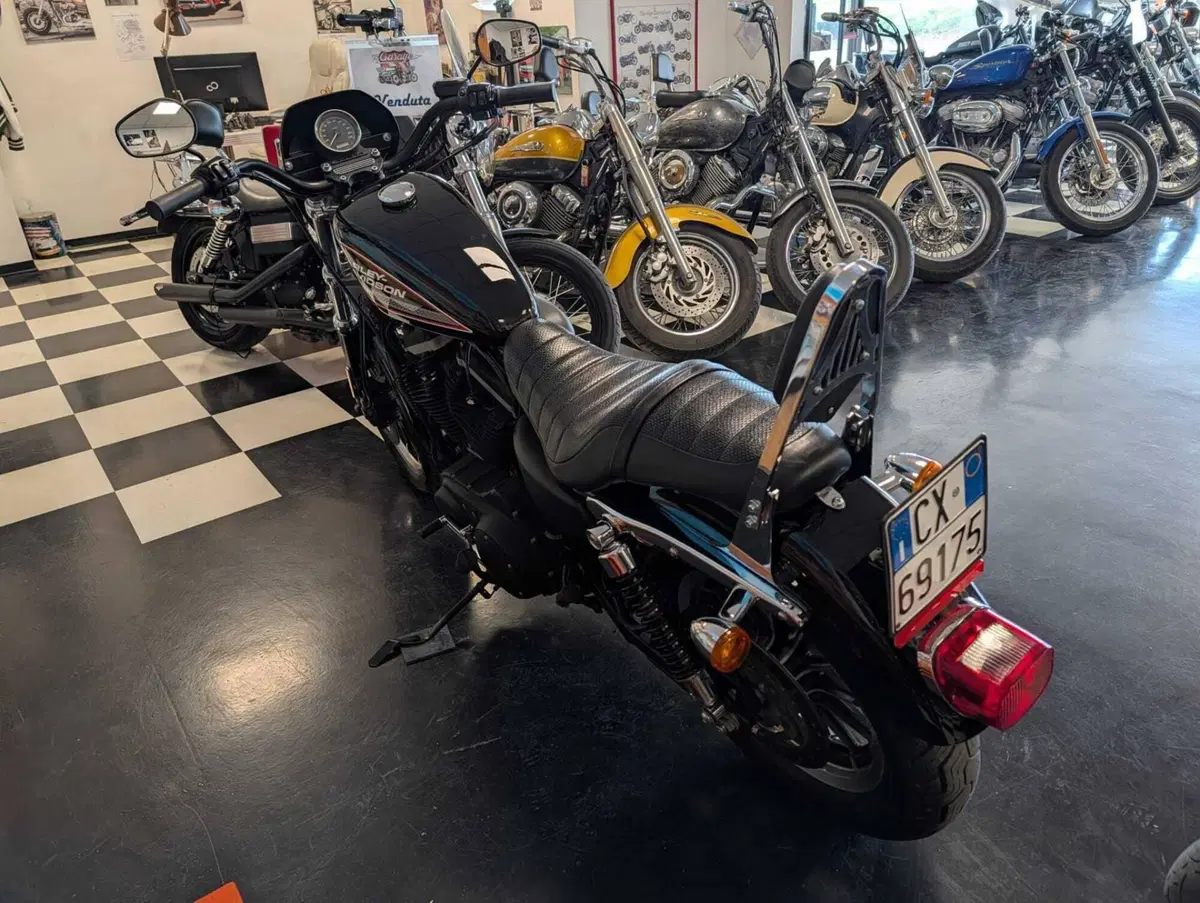 Harley-Davidson 883 R (2006 - 07) - XL 883R (11)