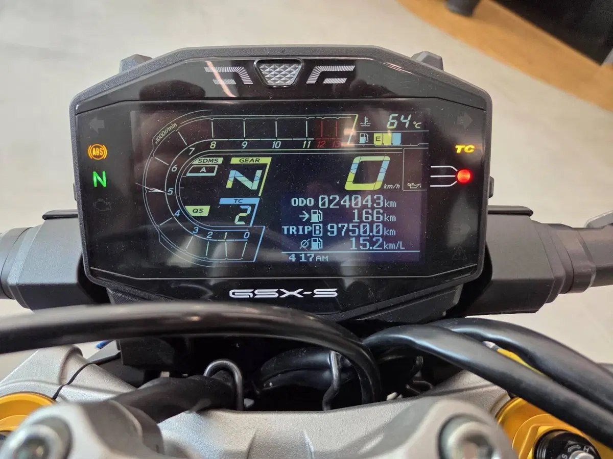 Suzuki GSX-S1000 (2021 - 25) (4)