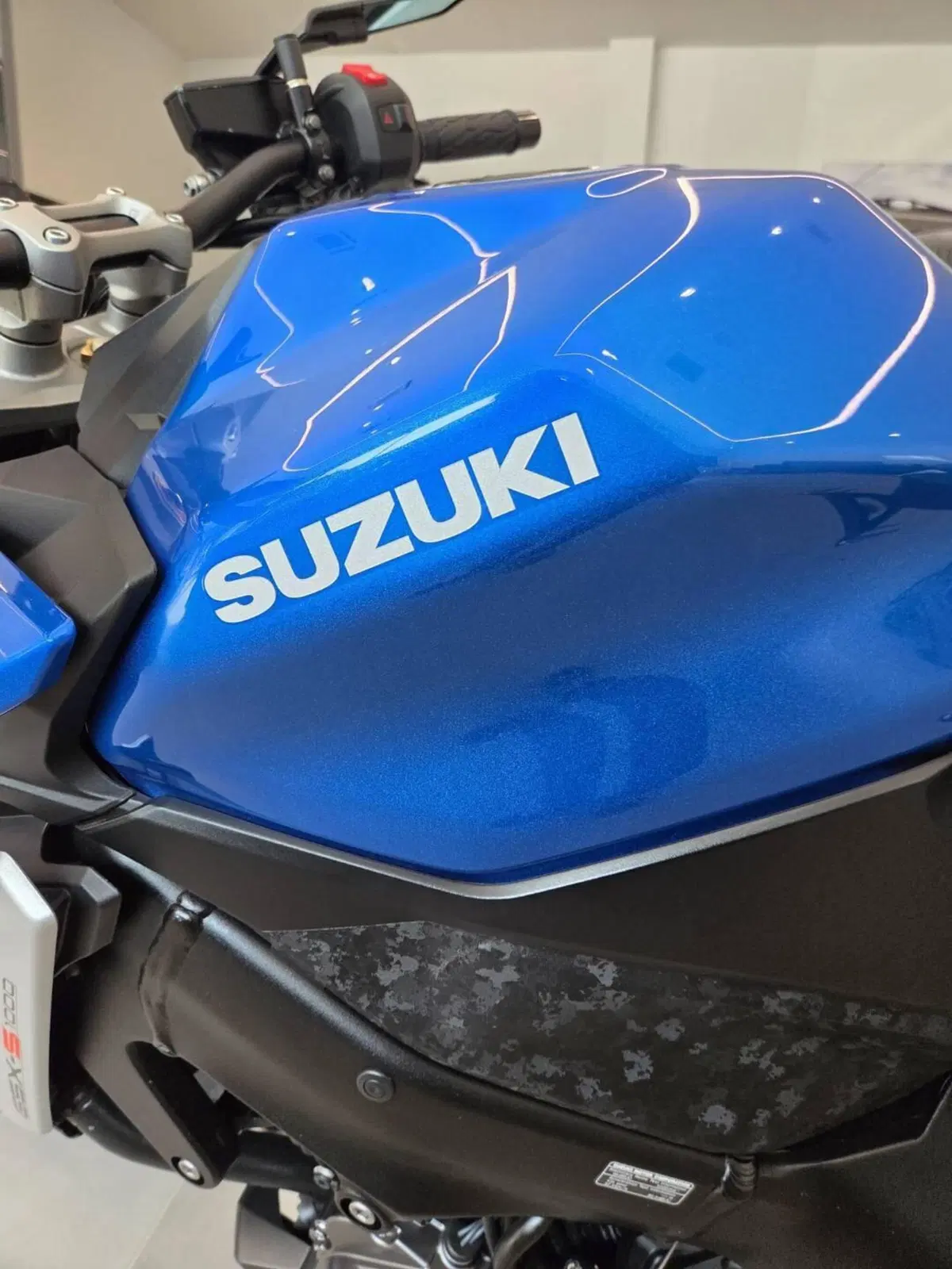 Suzuki GSX-S1000 (2021 - 25) (8)