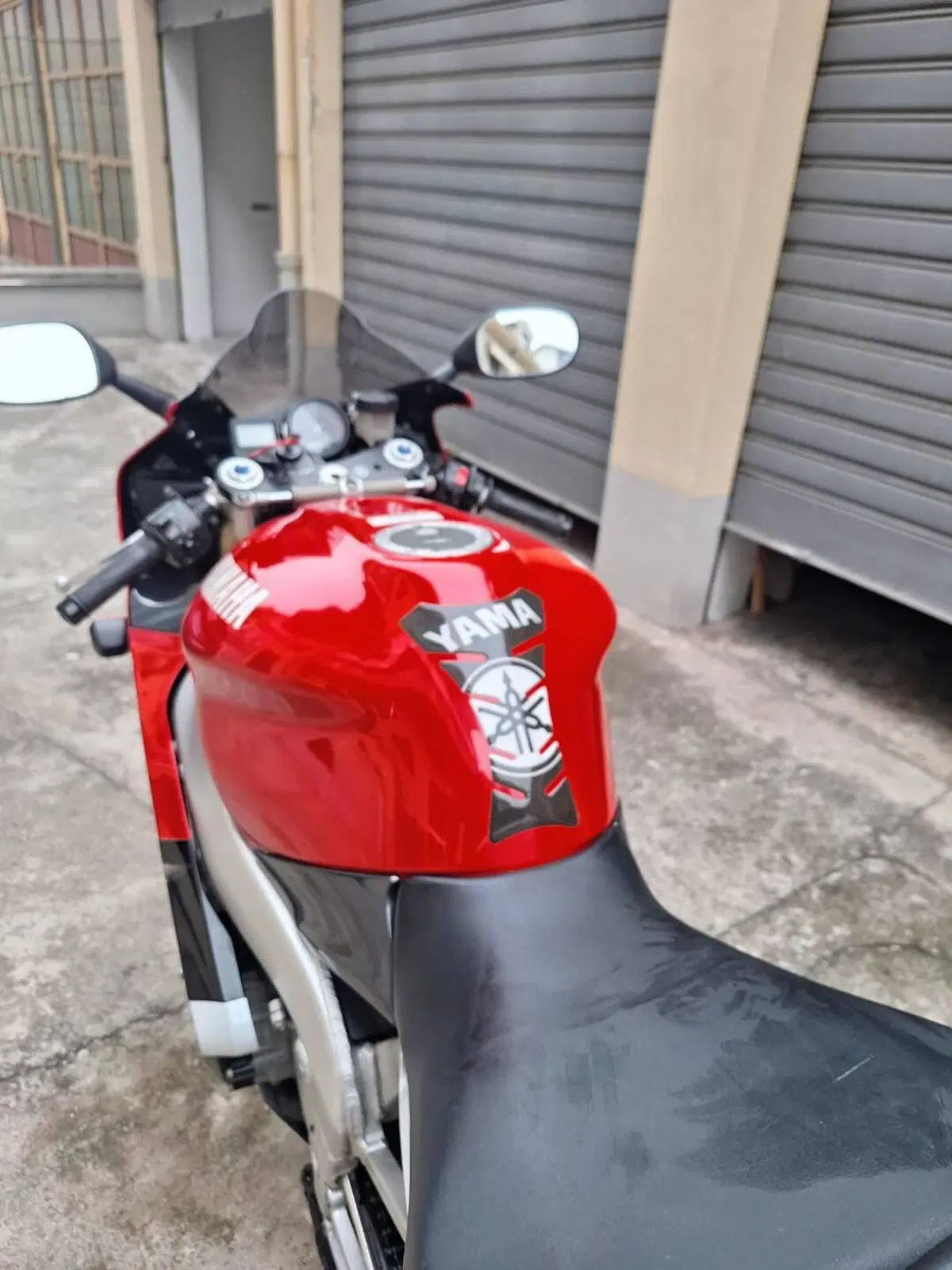 Yamaha YZF R1 (1998 - 99) (4)