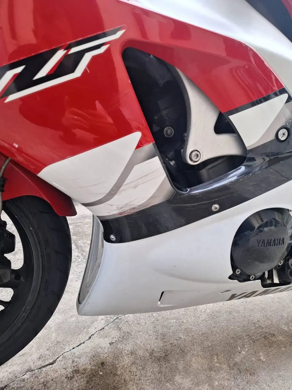 Yamaha YZF R1 (1998 - 99) (7)
