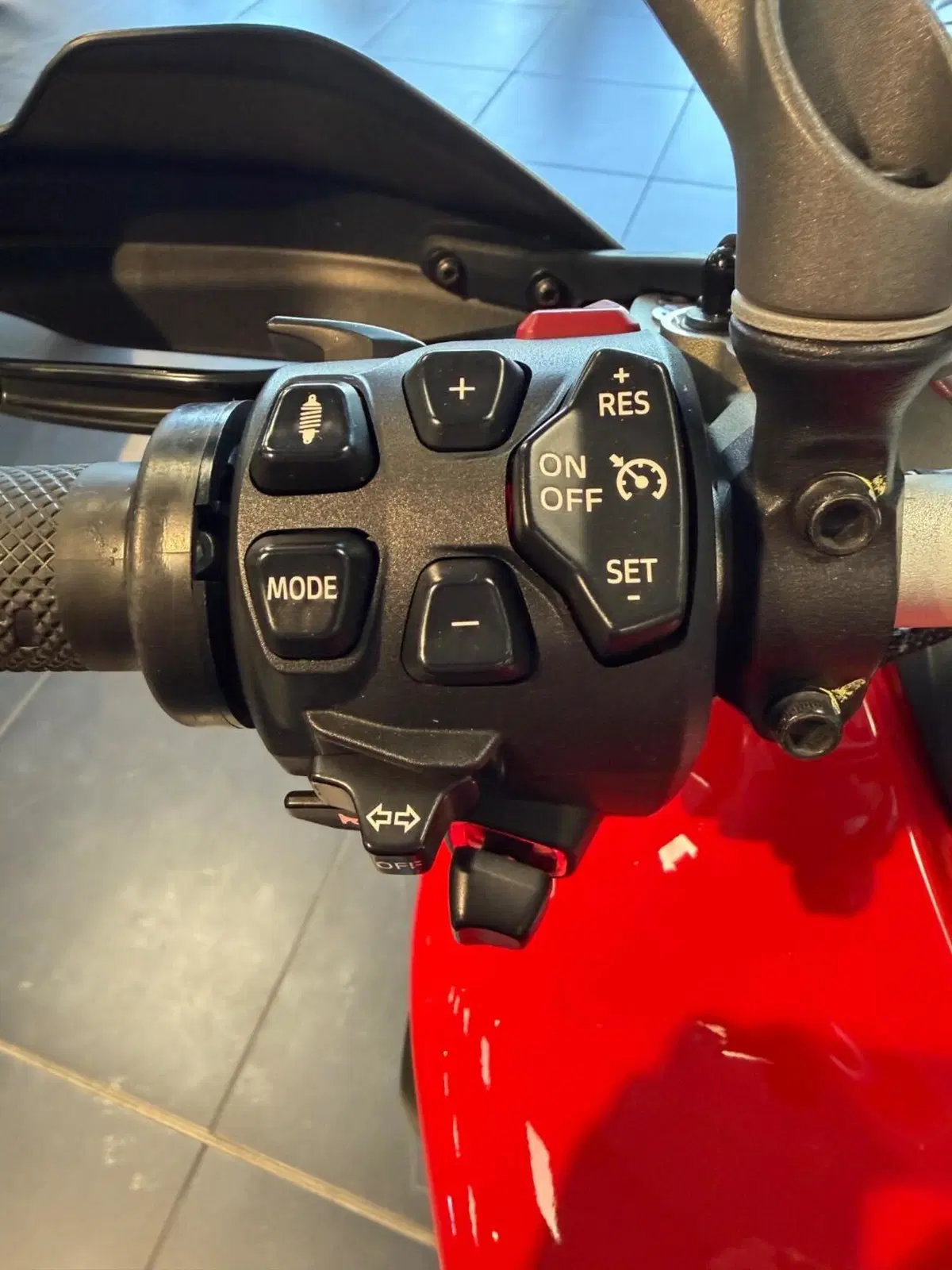 Ducati Multistrada V4 S (2021 - 24) (9)
