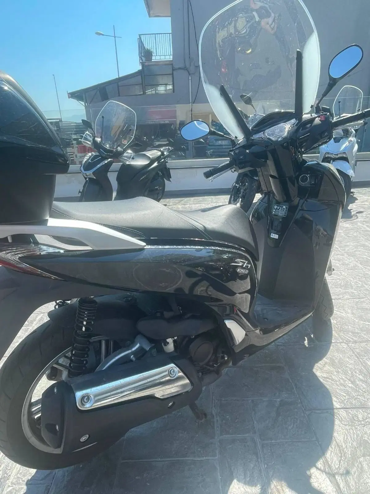 Honda SH 300 i ABS (2016 - 20) (2)