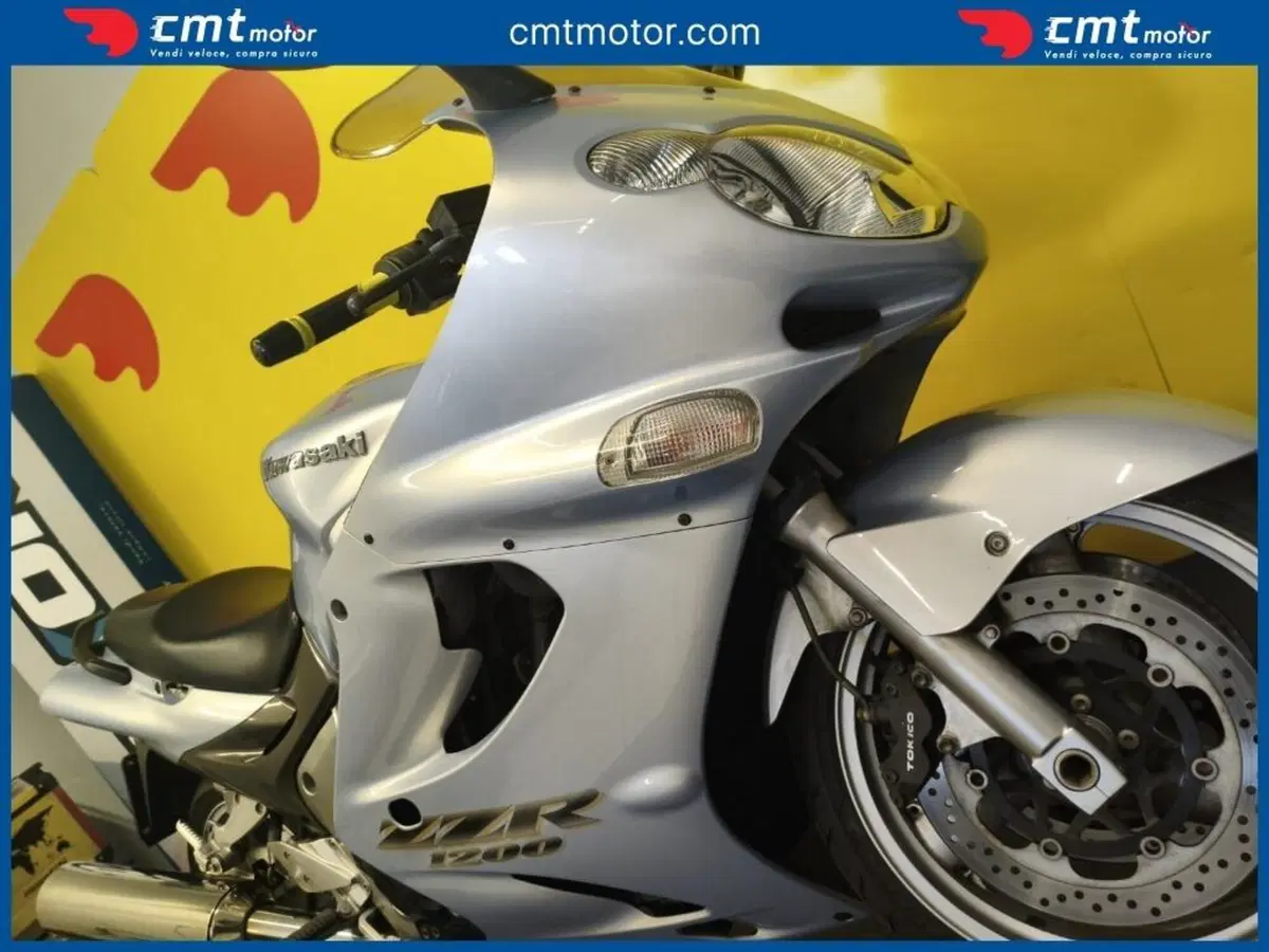 Kawasaki ZZR 1200 (2002 - 05) (6)
