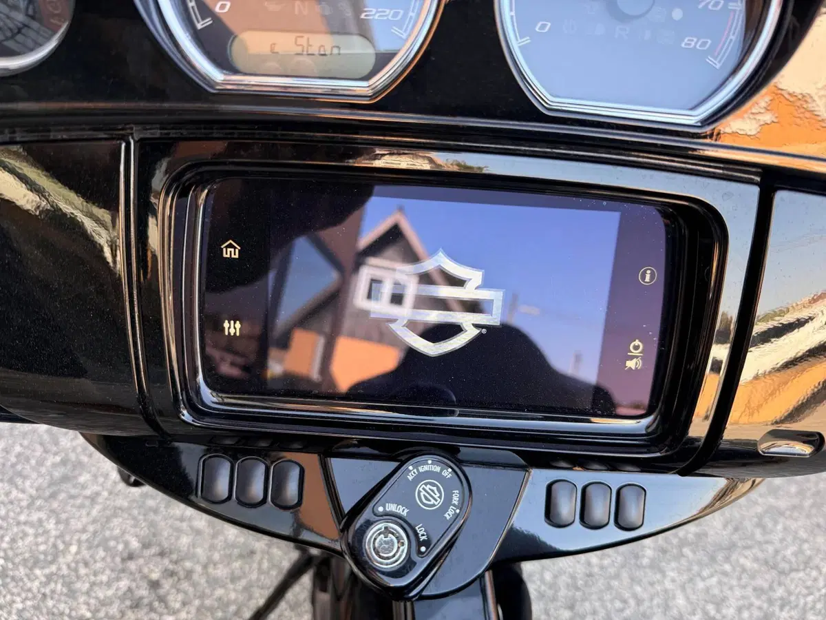 Harley-Davidson Street Glide (2024 - 26) (9)