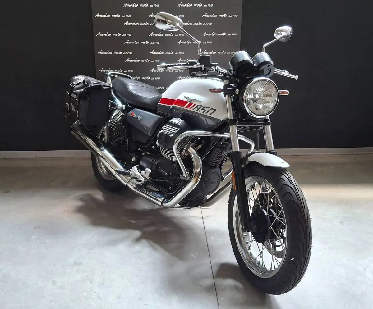 Moto Guzzi V7 Special (2021 - 24) (2)