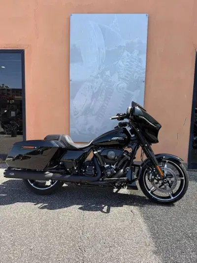 Harley-Davidson Street Glide (2024 - 26) usata