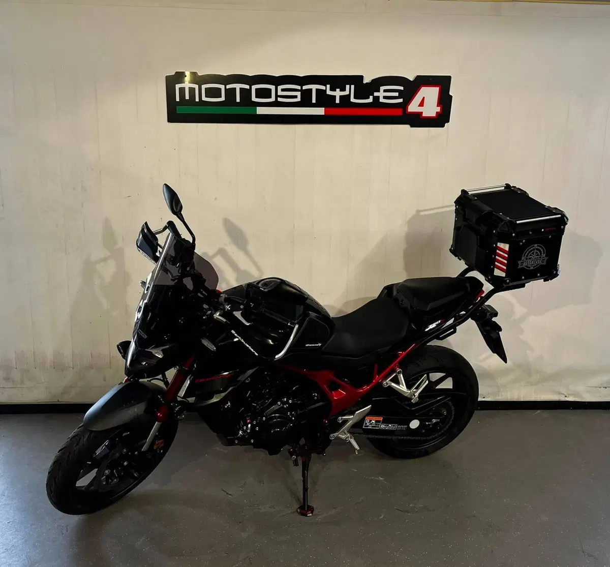 Honda CB 750 Hornet (2023 - 24) (2)