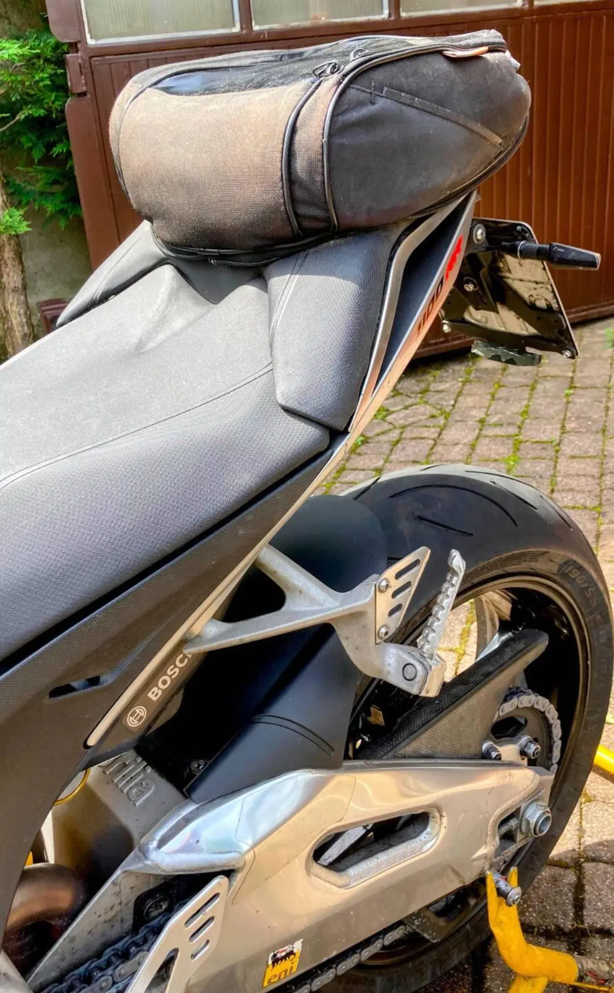 Aprilia Tuono V4 RR (2015 - 17) (4)