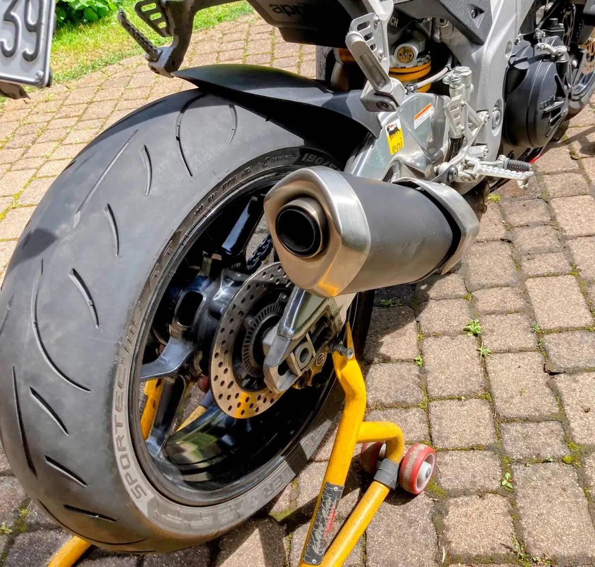 Aprilia Tuono V4 RR (2015 - 17) (9)