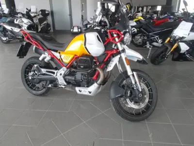 Moto Guzzi V85 TT Evocative Graphics (2021 - 23) usata