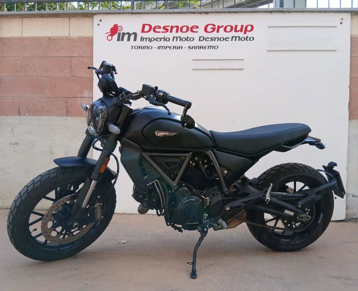Ducati Scrambler 800 Icon Dark (2025 - 26) (2)