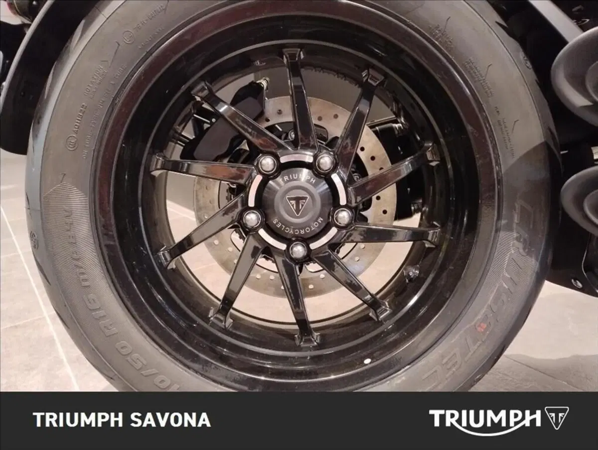 Triumph Rocket 3 Storm R (2024 - 26) (4)