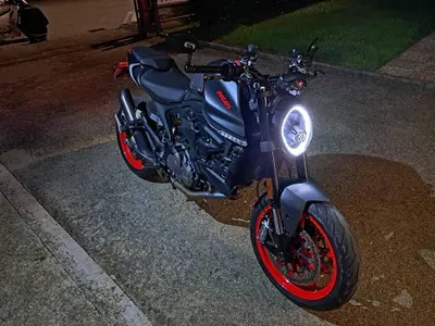 Ducati Monster 937 + (2021 - 25) usata