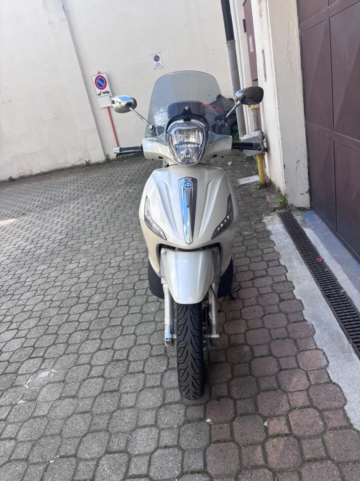 Piaggio Beverly 300 i.e. (2010 - 16) (4)