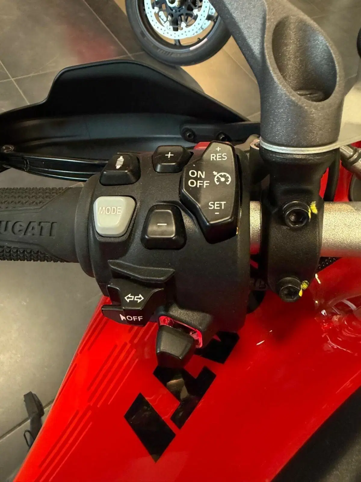 Ducati Multistrada V4 Pikes Peak (2025 - 26) (16)
