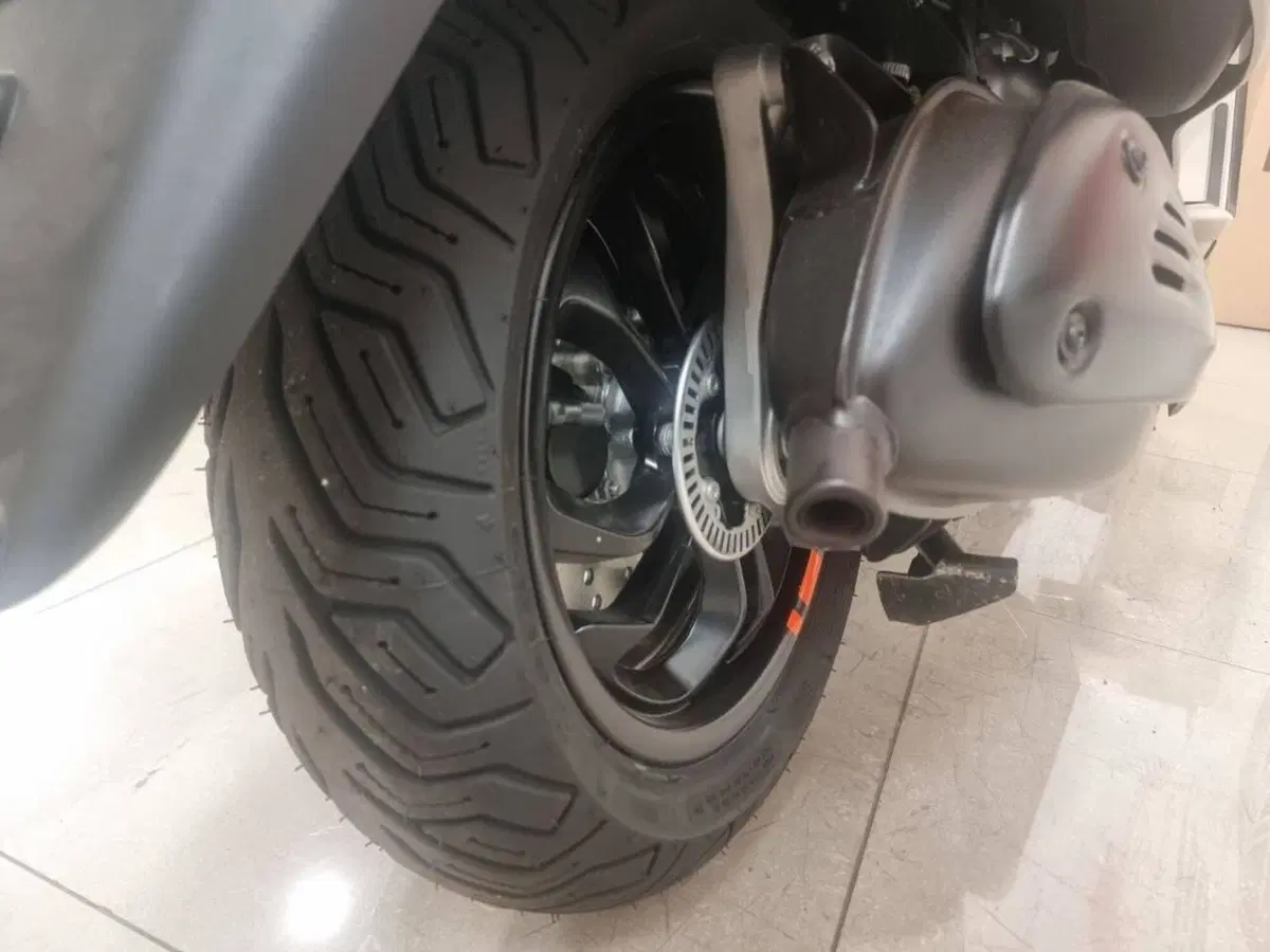 Vespa GTV 310 (2025 - 26) (8)