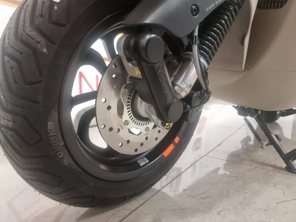 Vespa GTV 310 (2025 - 26) (9)