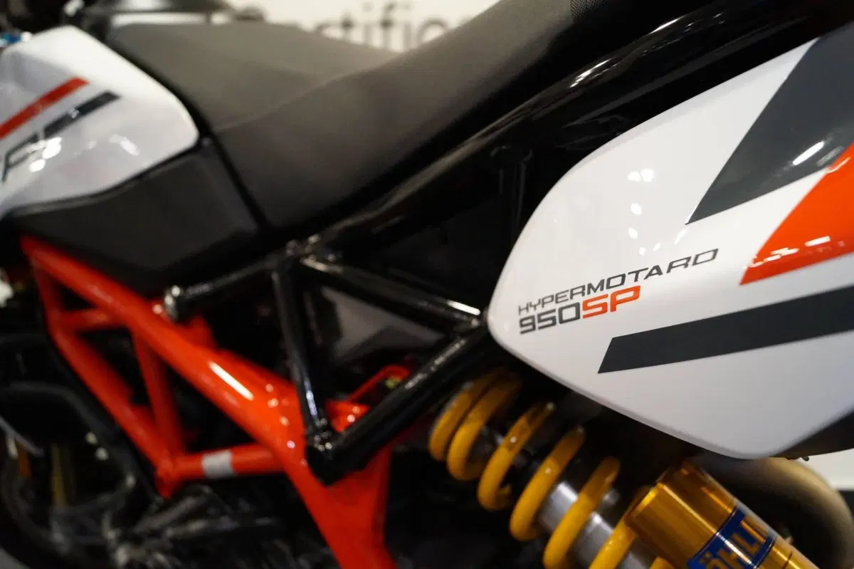 Ducati Hypermotard 950 SP (2022 - 25) (9)
