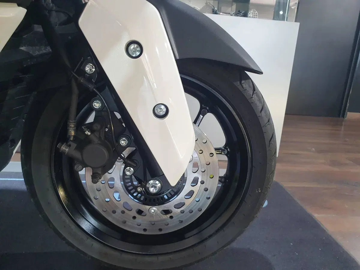 Yamaha N-Max 125 (2025 - 26) (11)