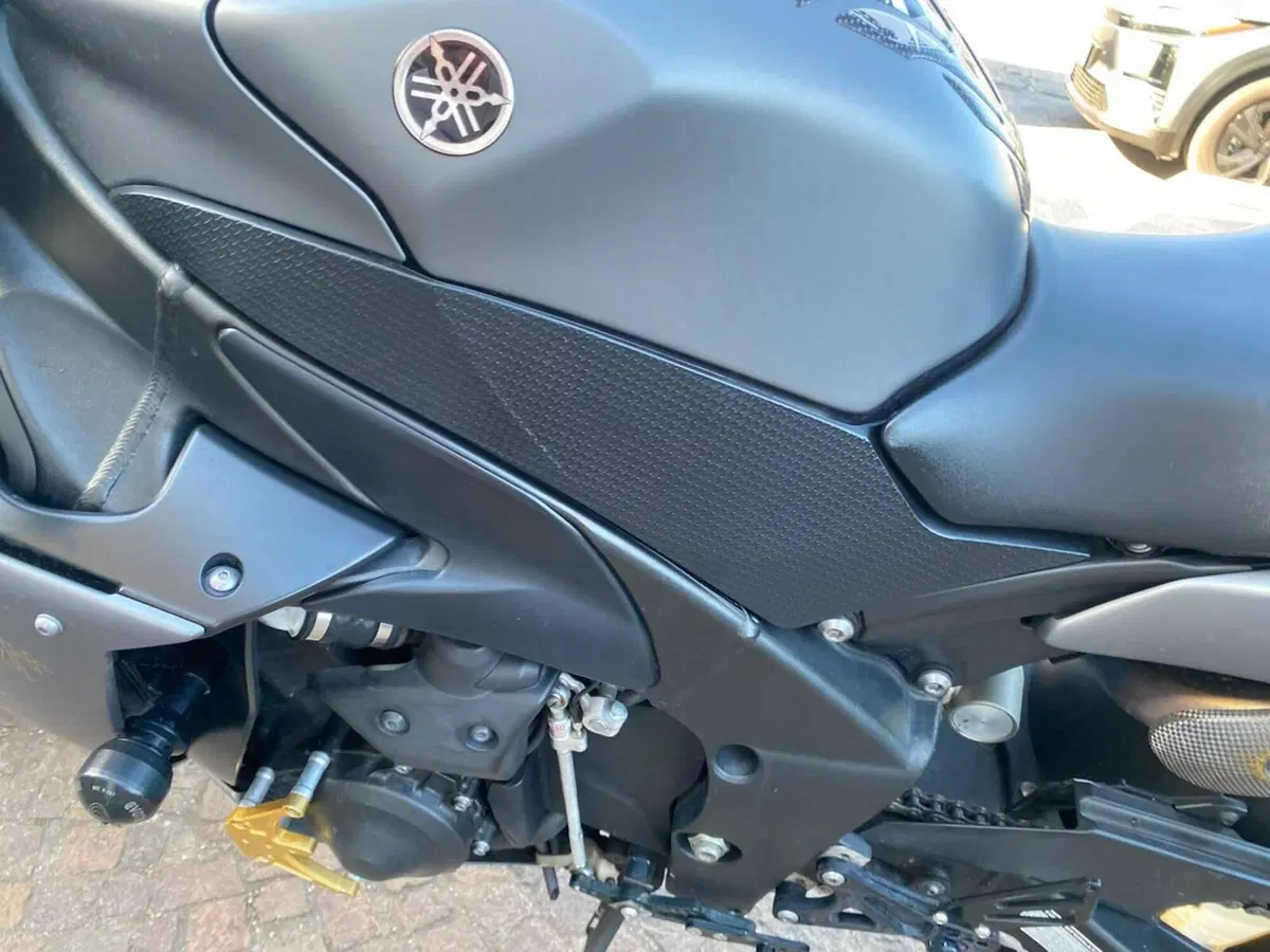 Yamaha YZF R1 (2009 - 11) (11)