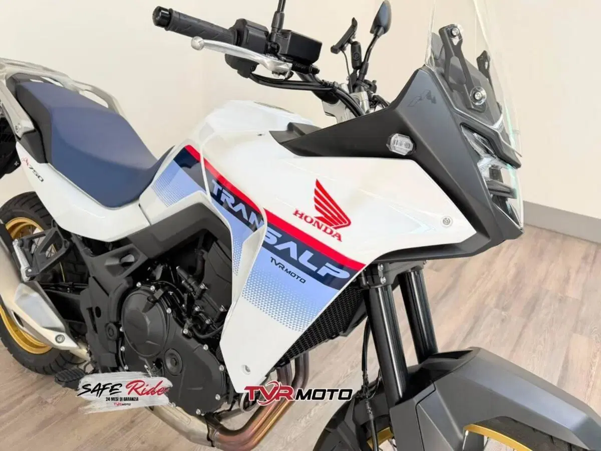 Honda Transalp XL750 (2025) (8)
