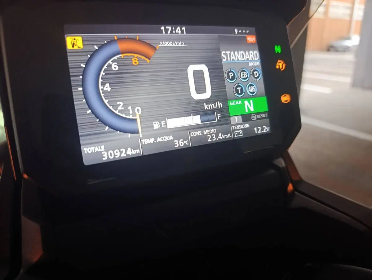 Honda X-ADV 750 DCT (2021 - 24) (4)