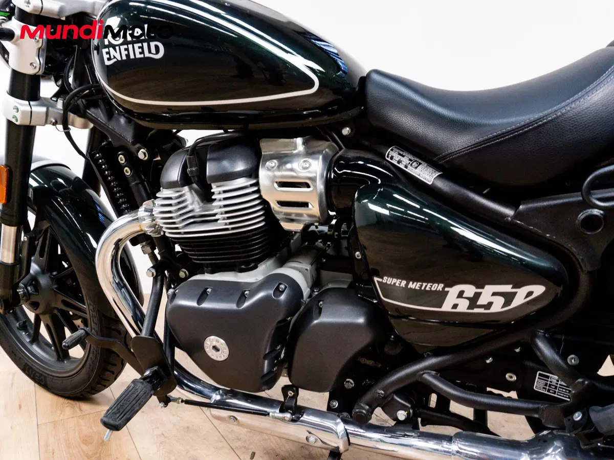 Royal Enfield Super Meteor 650 (2023 - 26) (10)