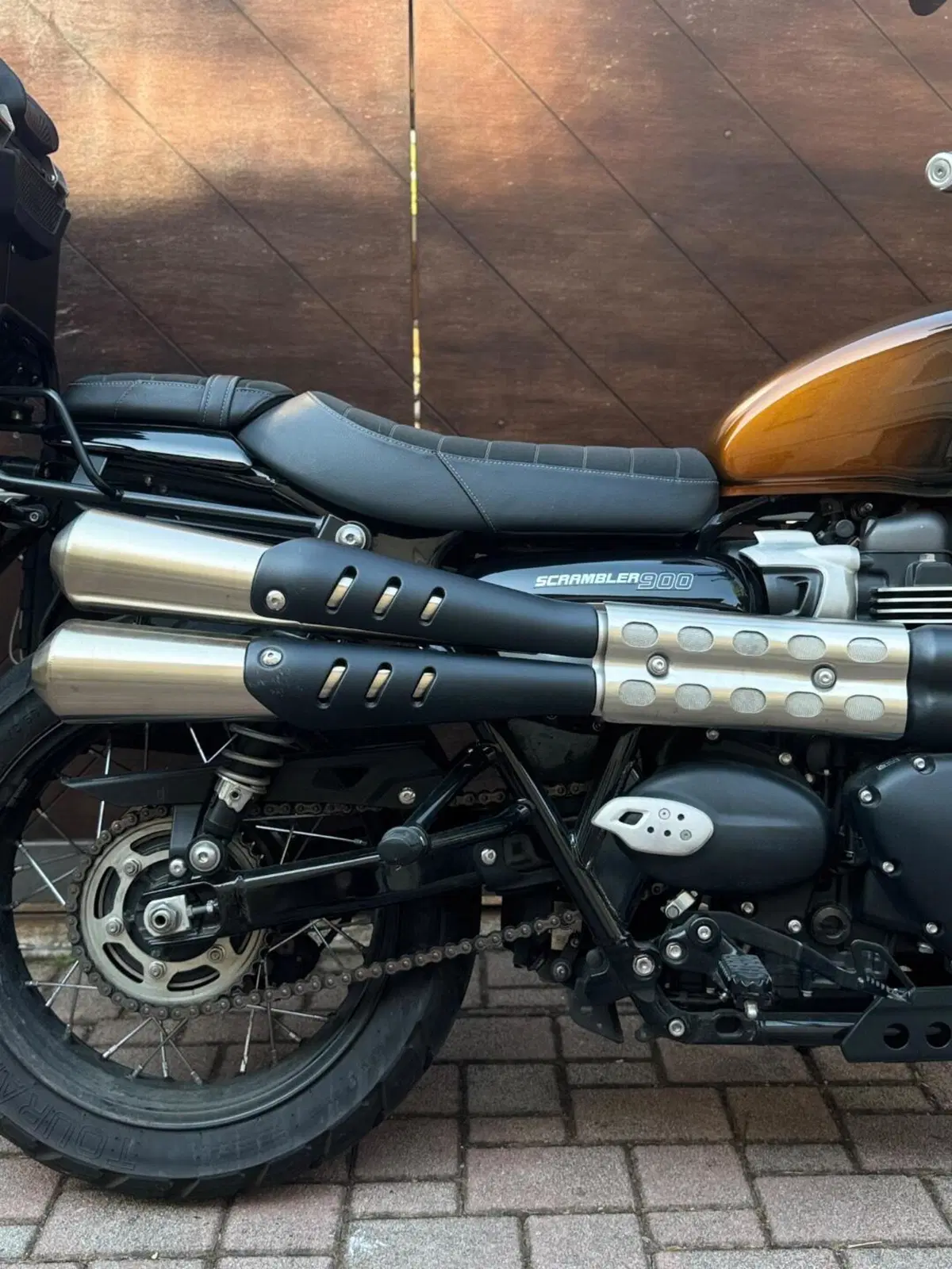 Triumph Scrambler 900 Stealth Edition (2024) (9)