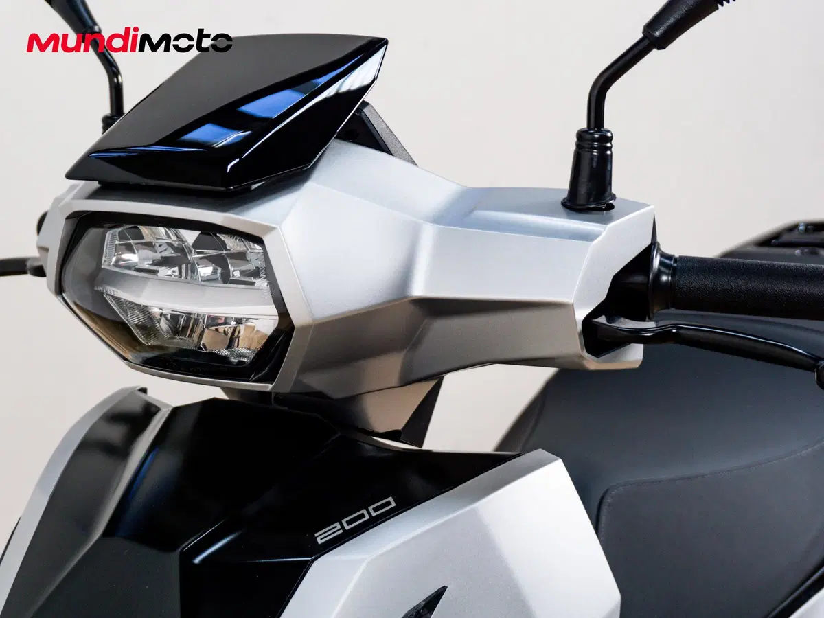 Peugeot Tweet 200 FL GT (2025 - 26) (13)